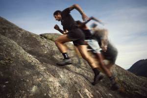 The NNormal Kboix and the NNormal Trail Cropped Top, winners of the ISPO Award 2024!